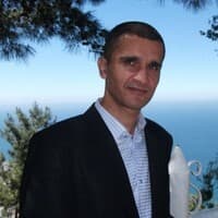 Pr Riahd TEBOURBI